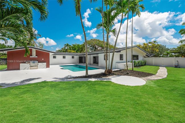 8201 Sw 151st St, House other with 5 bedrooms, 3 bathrooms and null parking in Palmetto Bay FL | Image 2