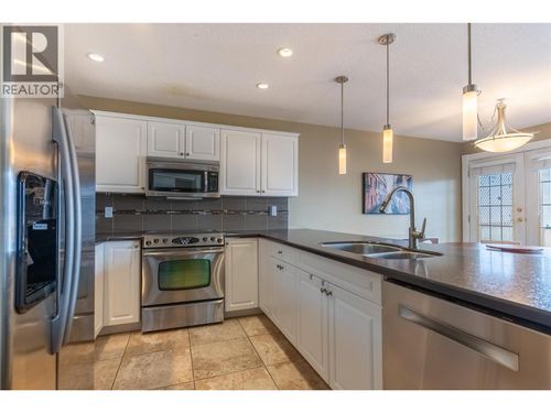 307-875 Sahali Terr, Kamloops, BC, V2C6W8 | Card Image
