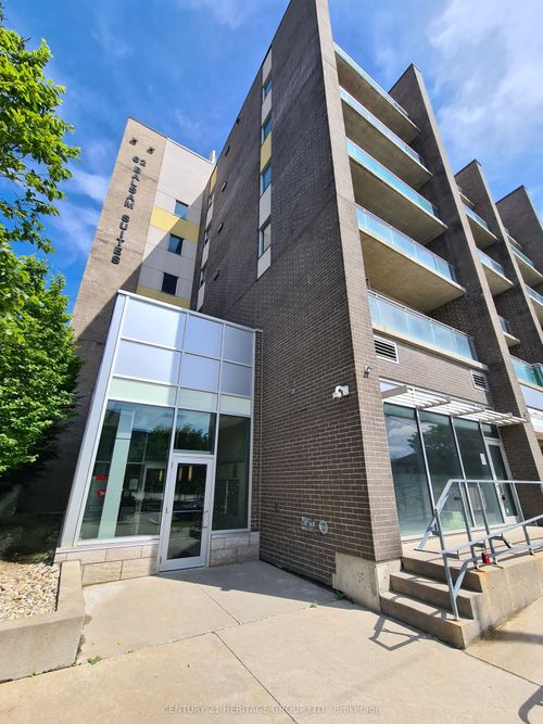 b306-62 Balsam St, Waterloo, ON, N2L3H2 | Card Image