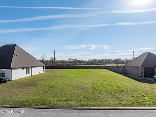118 Snapping Ln, Broussard, LA, 70518-7447 | Card Image
