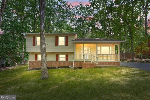 447 Laurel Ave, FREDERICKSBURG, VA, 22408-1571 | Card Image