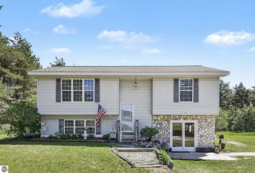 9933 Summit City Road, Kingsley, MI, 49649 | Card Image