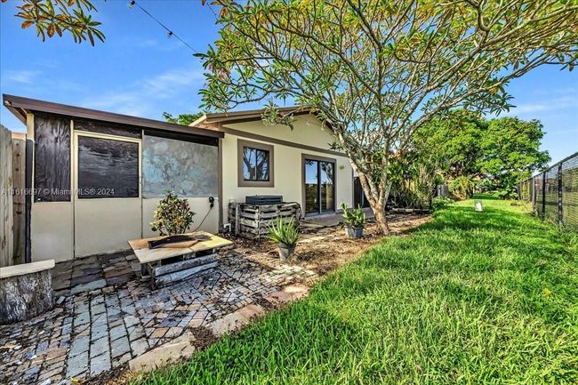 0 - 9780 W Daffodil Ln, Home with 3 bedrooms, 2 bathrooms and null parking in Miramar FL | Image 44
