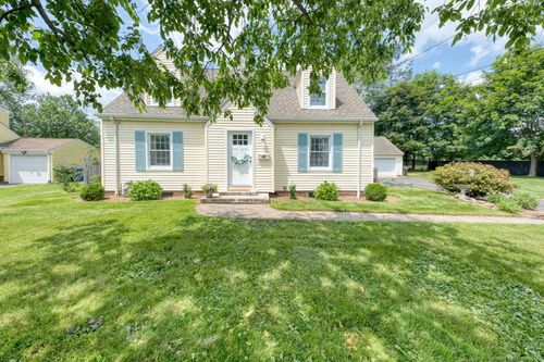 45 Fairfield Ave, Newington, CT, 06111-3616 | Card Image