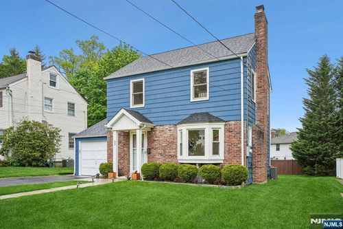 93 S Prospect St, Verona, NJ, 07044-1426 | Card Image