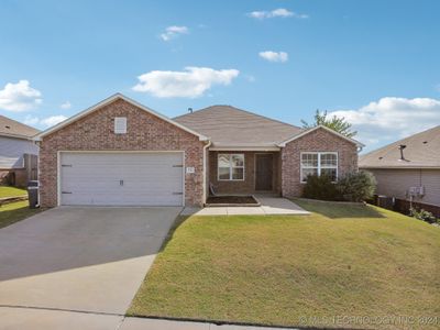 5962 E 148th Place S, House other with 3 bedrooms, 2 bathrooms and null parking in Bixby OK | Image 1