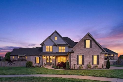 8692 Creekstone Ct, Alvaton, KY, 42122-7812 | Card Image