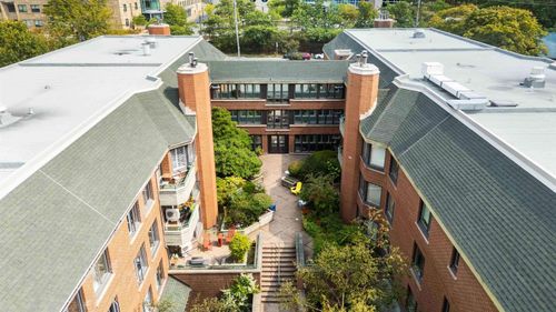 305-1350 Oxford St, Halifax, NS, B3H3Y8 | Card Image