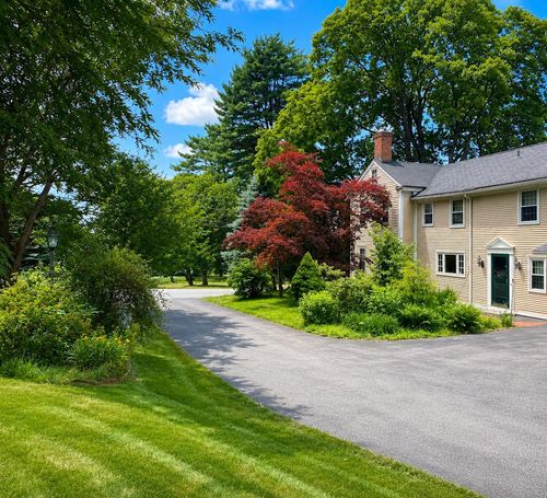 240 Mountain Rd, Concord, NH, 03301-6941 | Card Image