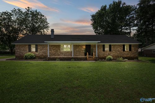 117 Bates St, Athens, AL, 35611-2201 | Card Image