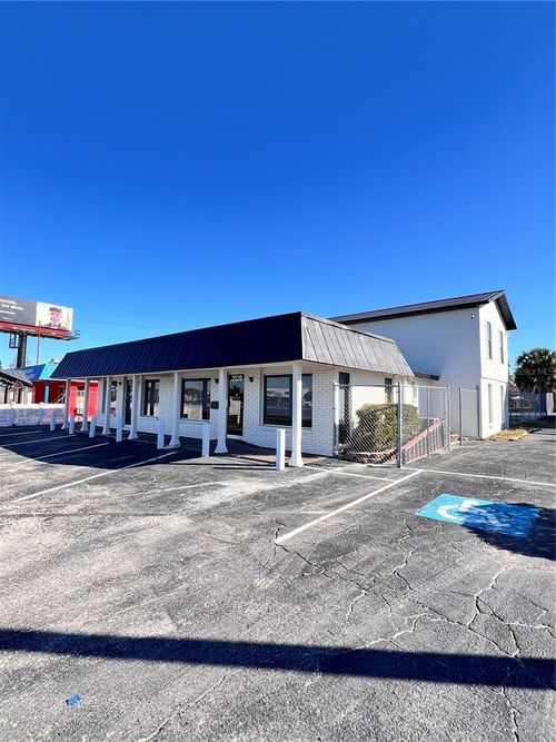 2520 Us Highway 19, HOLIDAY, FL, 34691-3846 | Card Image