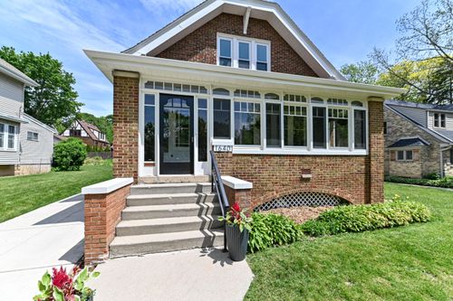 1640 N 69th St, Wauwatosa, WI, 53213-2312 | Card Image