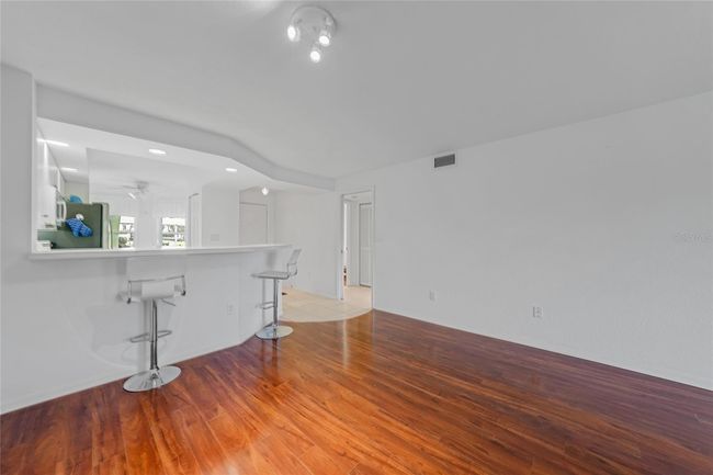APT-2101 - 5725 Greenwood Ave, Condo with 2 bedrooms, 2 bathrooms and null parking in NORTH PORT FL | Image 11