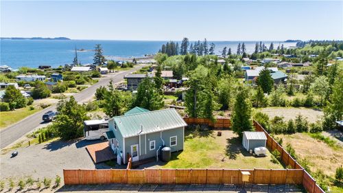 1129 5th Ave, Ucluelet, BC, V0R | Card Image