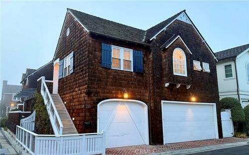 28 1/2 Beacon Bay, Newport Beach, CA, 92660-7223 | Card Image