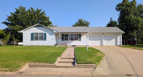 1018 Se 3rd St, Newton, KS, 67114-3905 | Card Image