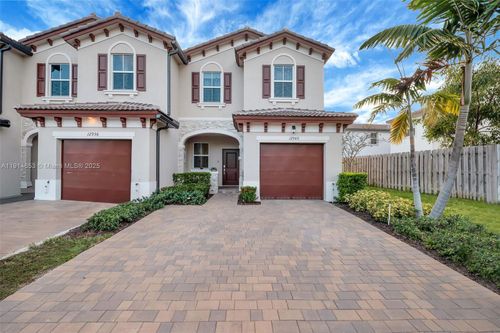 12960 Nw 22nd Pl, Miami, FL, 33167-1472 | Card Image