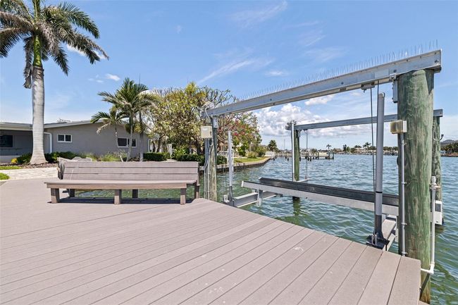 10, 000 lb. boat lift and great coffee spot! | Image 30