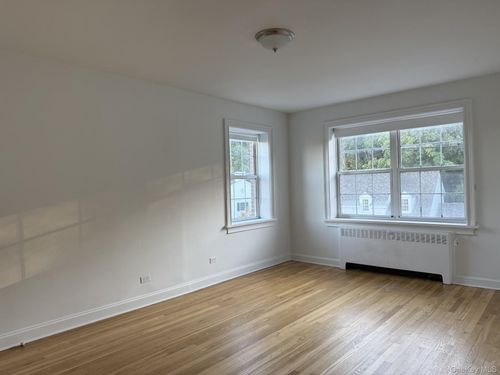 8-633 Old Post Rd, Bedford, NY, 10506-1250 | Card Image