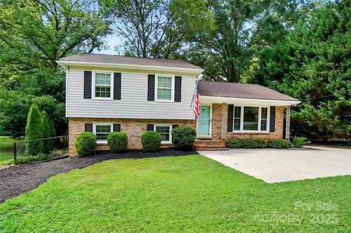 6208 Colchester Pl, Charlotte, NC, 28210-5410 | Card Image