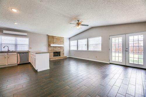 2714 Churchill Way, Garland, TX, 75044-4668 | Card Image