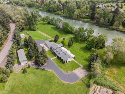 3782 Del Rio Rd, Roseburg, OR, 97471-8519 | Card Image