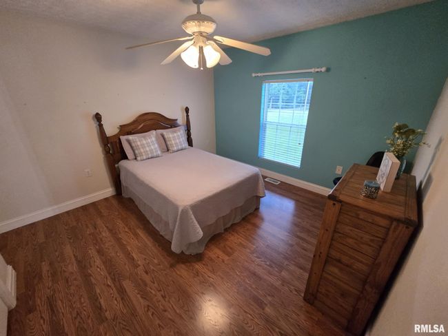 14327 Mcraven Ln, House other with 4 bedrooms, 4 bathrooms and null parking in Mount Vernon IL | Image 38