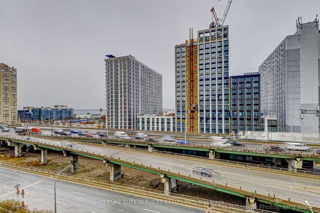 703 - 5 Mariner Terr, Condo with 3 bedrooms, 2 bathrooms and 1 parking in Toronto ON | Image 6