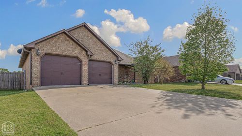 1204 Ryan Ln, Paragould, AR, 72450-6083 | Card Image