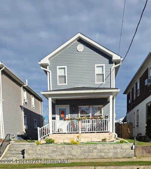 260 E Broad St, Nanticoke, PA, 18634-2311 | Card Image