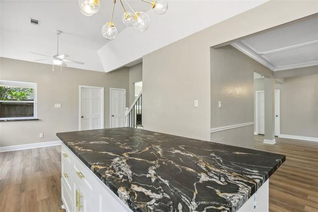 6034 Pin Oak Pl, House other with 4 bedrooms, 4 bathrooms and 2 parking in Spring TX | Image 7
