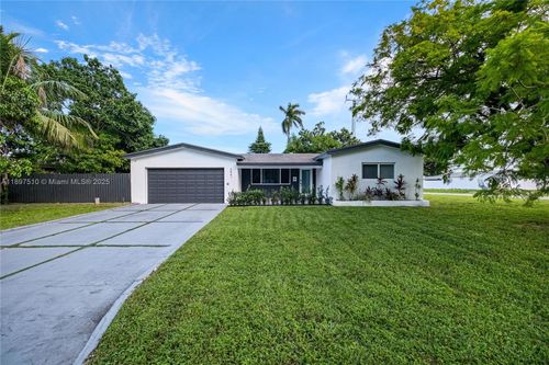 2441 Alcazar Dr, Miramar, FL, 33023-3615 | Card Image