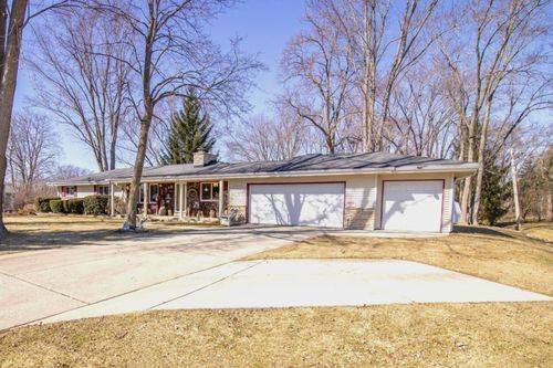 S67W13014 Larkspur Rd, Muskego, WI, 53150-3437 | Card Image
