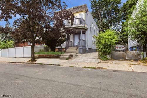 407 Chadwick Ave, Newark, NJ, 07112-2117 | Card Image