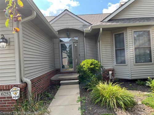 66-6252 Northridge Hills Dr, Brighton, MI, 48116-3710 | Card Image