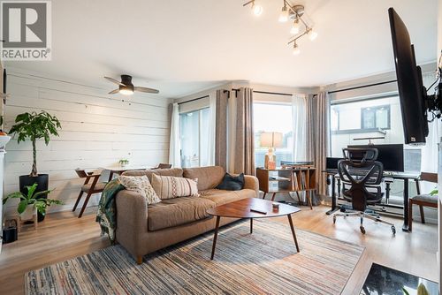 973 W 7th Ave, Vancouver, BC, V5Z1C4 | Card Image