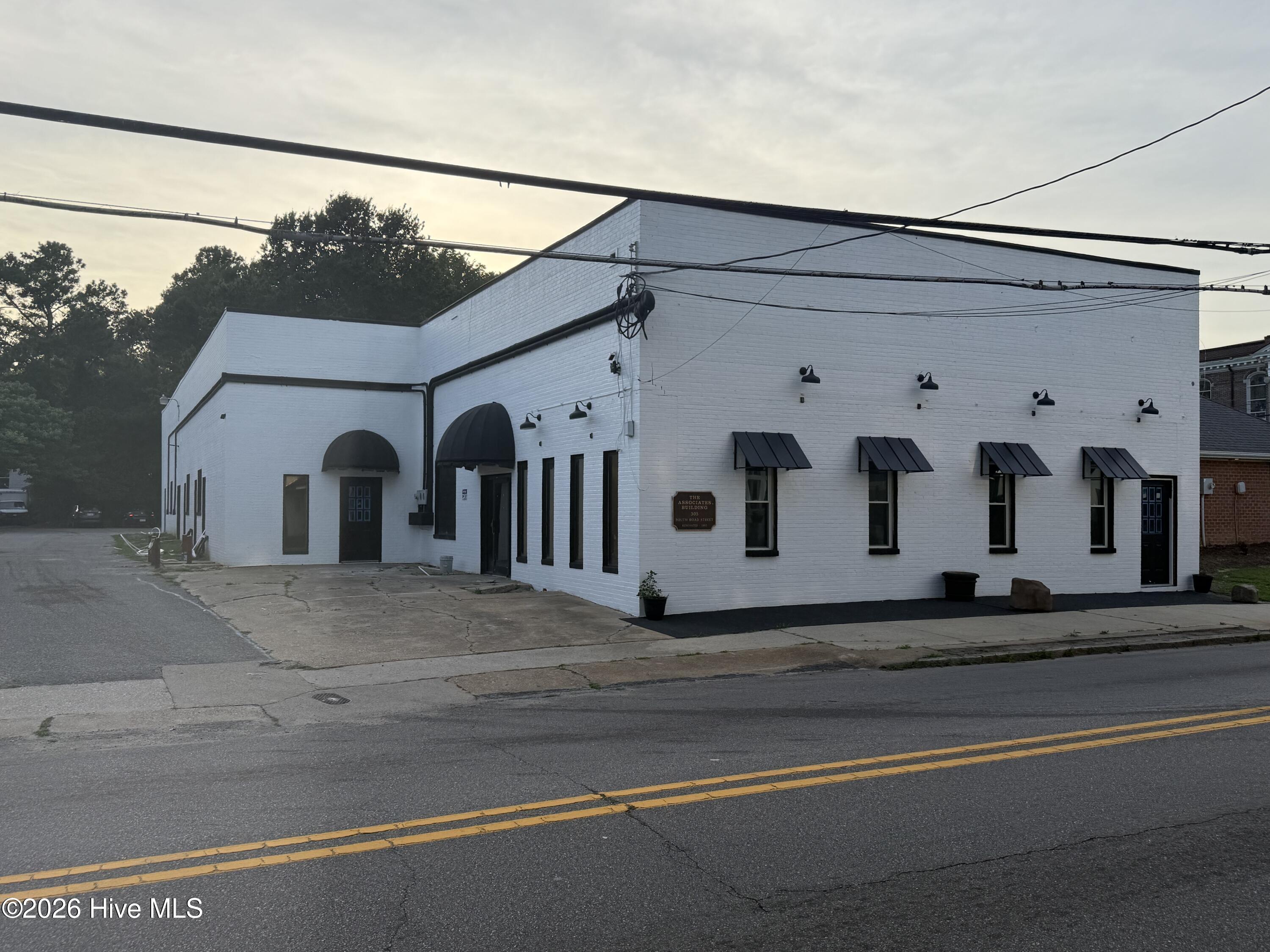 305 S Road St, Elizabeth City, NC 27909