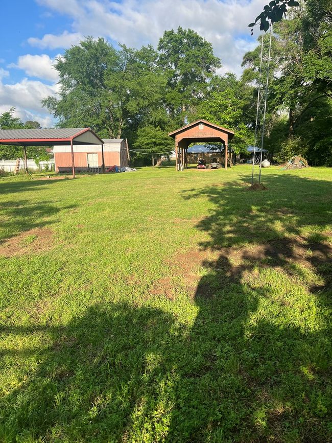 147 County Road 1801, Home with 2 bedrooms, 1 bathrooms and 2 parking in Rusk TX | Image 12