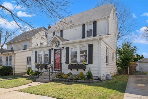 192 Broad St, Williston Park, NY, 11596-1306 | Card Image