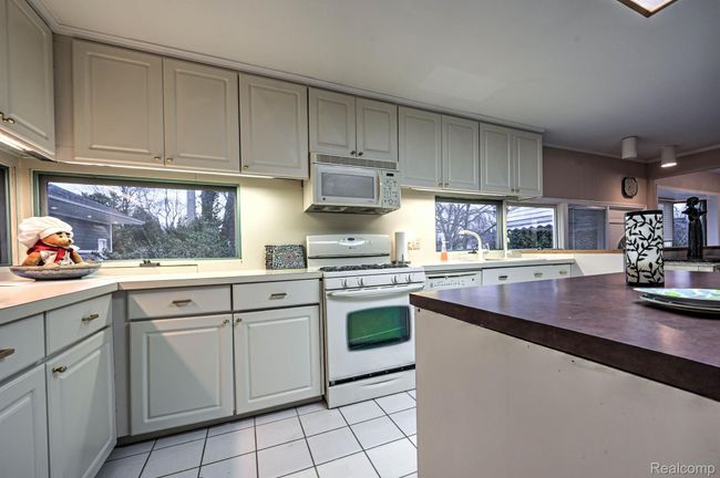 KITCHEN | Image 21