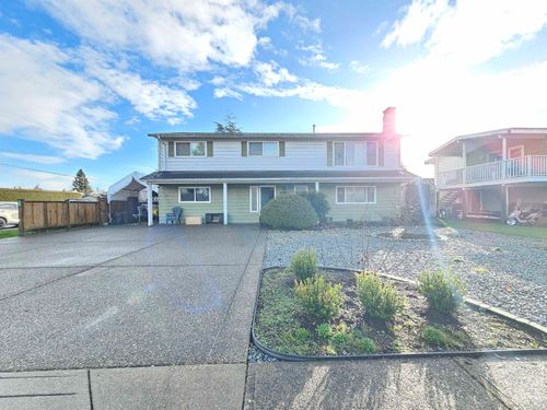 5574 49 Ave, Delta, BC, V4K3N8 | Card Image