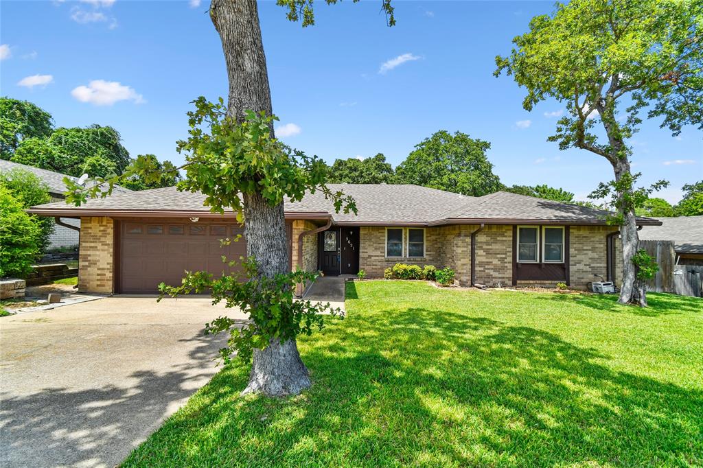Waterview Dr, Arlington, TX 76016