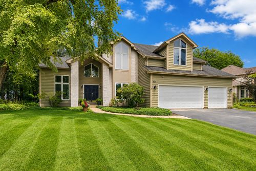 624 Bailey Dr, Batavia, IL, 60510-8690 | Card Image