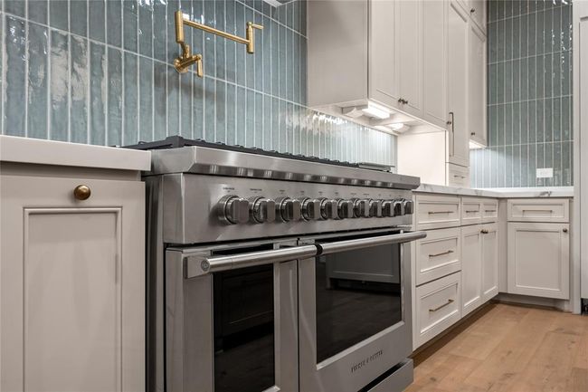 Equipped with Fisher and Paykel appliances throughout. | Image 21