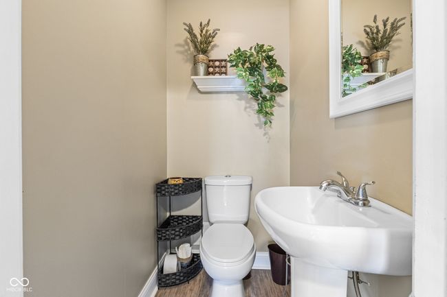 Half bathroom | Image 19
