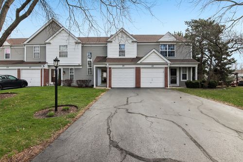 25 N Oltendorf Rd, Streamwood, IL, 60107-6661 | Card Image