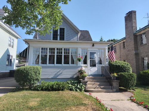 69 W 12th St, Holland, MI, 49423-3212 | Card Image