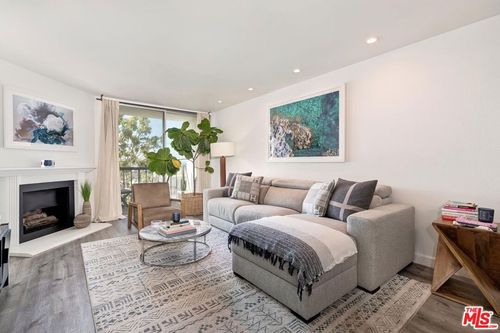 422-8530 Holloway Drive, West Hollywood, CA, 90069 | Card Image