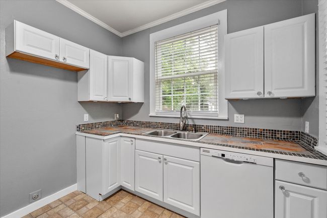1301 W 2 Nd Ave, House other with 5 bedrooms, 2 bathrooms and null parking in Corsicana TX | Image 11