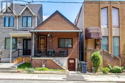 139 Christie St, Toronto, ON, M6G3B3 | Card Image
